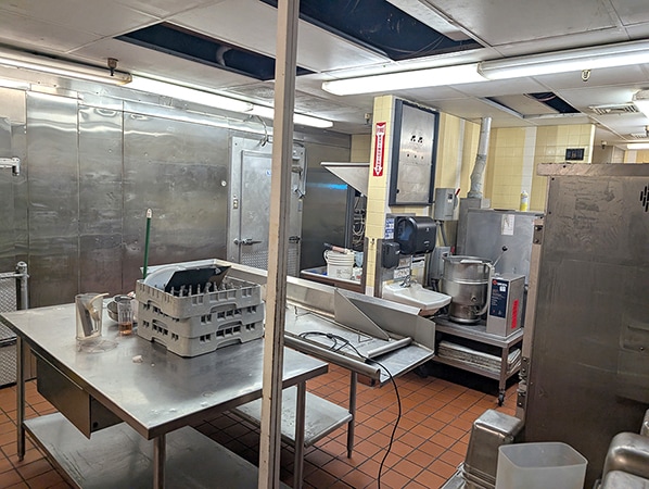 1505 W 19th St S, Newton, IA for lease - Building Photo - Image 3 of 5