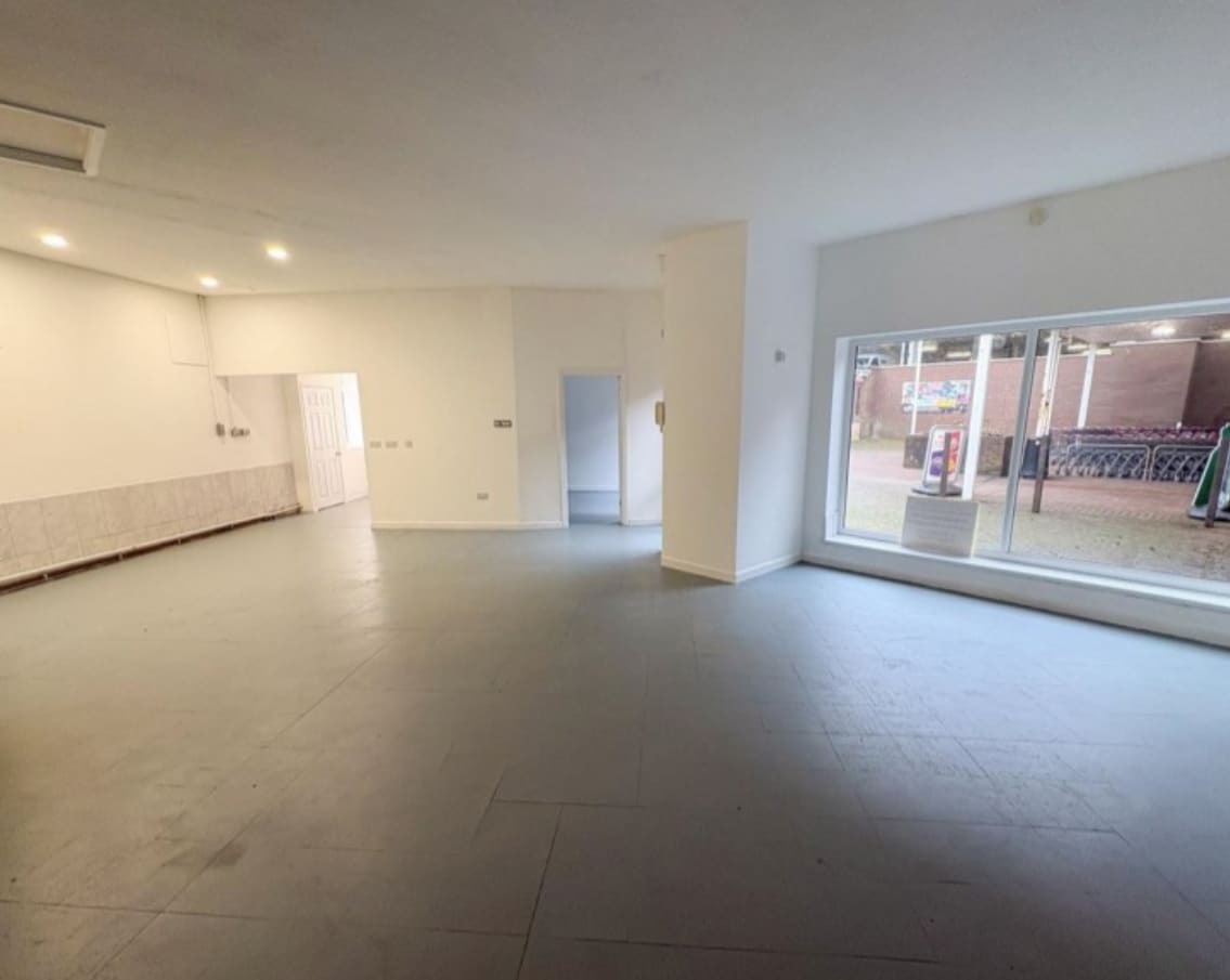 Upper Park Rd, Tenby for lease Interior Photo- Image 1 of 6