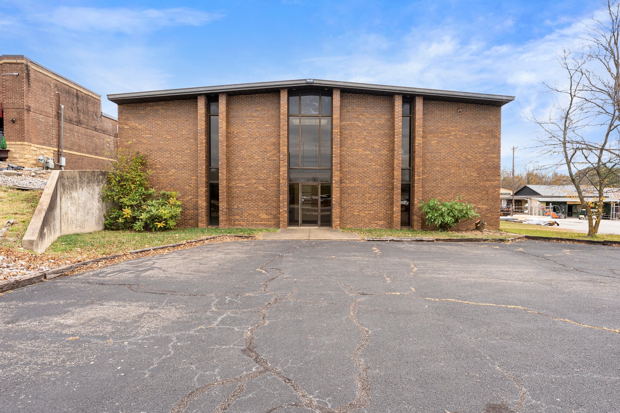 511 S L Rogers Wells Blvd, Glasgow, KY for sale Building Photo- Image 1 of 1