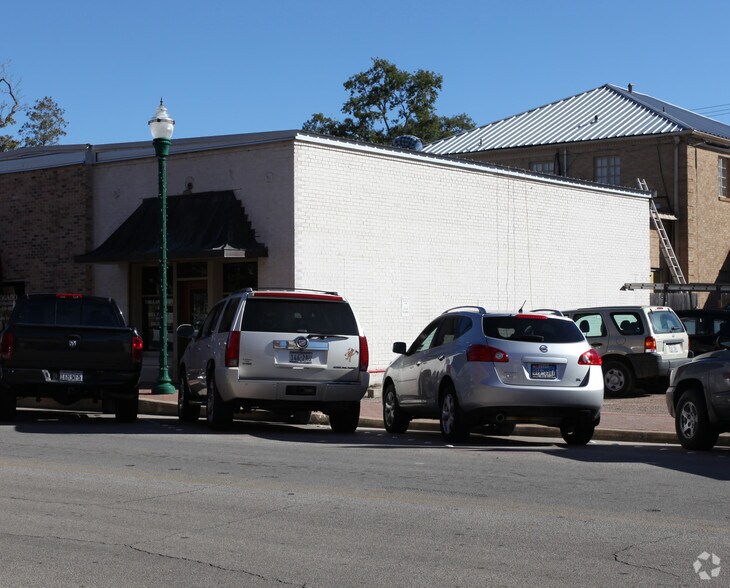 428 N Main St, Conroe, TX à vendre - Photo principale - Image 1 de 2