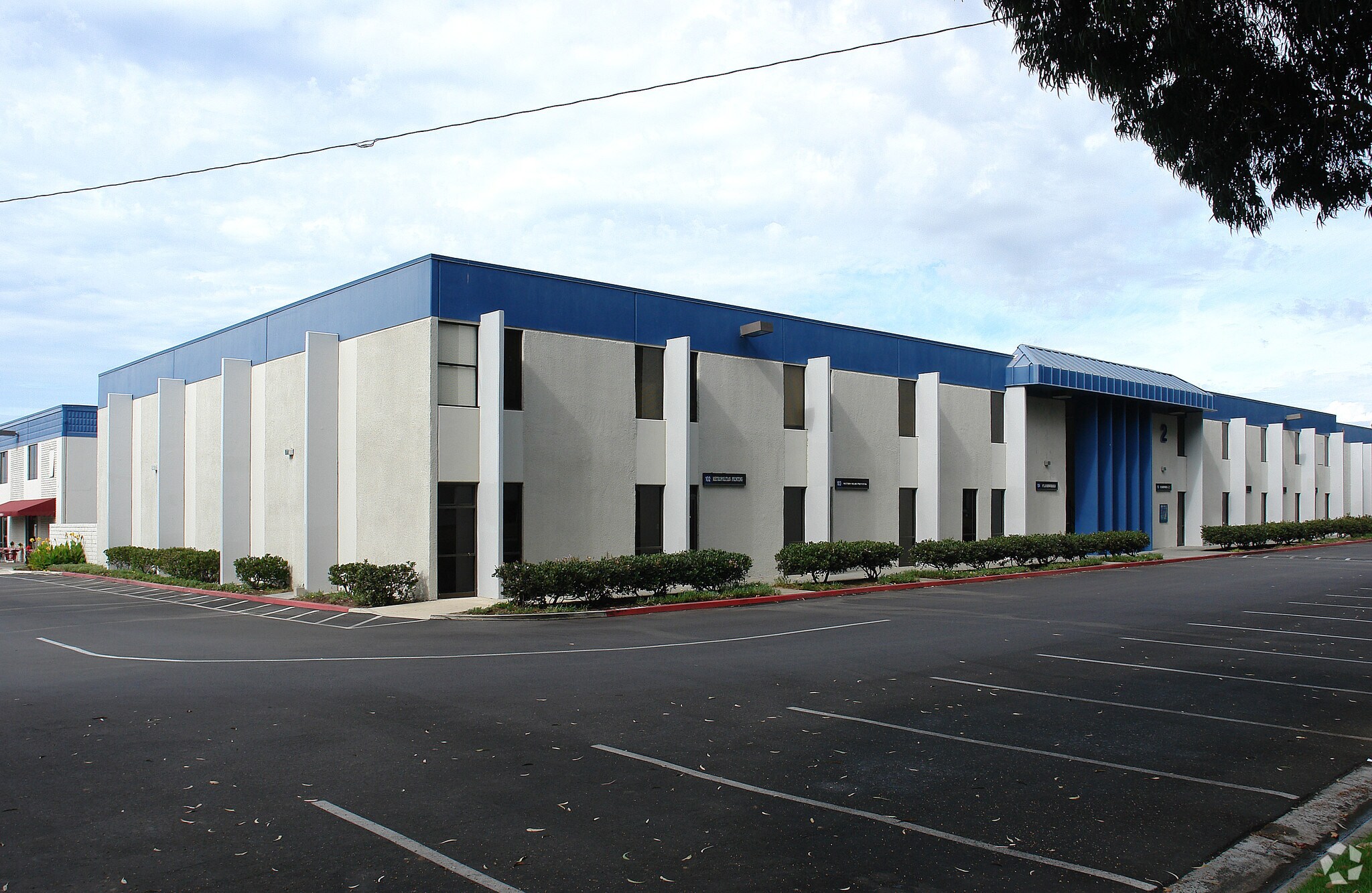 3001 Red Hill Ave, Costa Mesa, CA à louer Photo du bâtiment- Image 1 de 12
