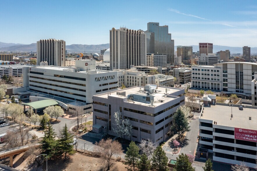 343 Elm St, Reno, NV à louer - Photo du bâtiment - Image 3 de 4