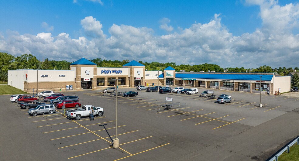 Essential Business Investment portefeuille de 4 propriétés à vendre sur LoopNet.ca - Photo du bâtiment - Image 1 de 15