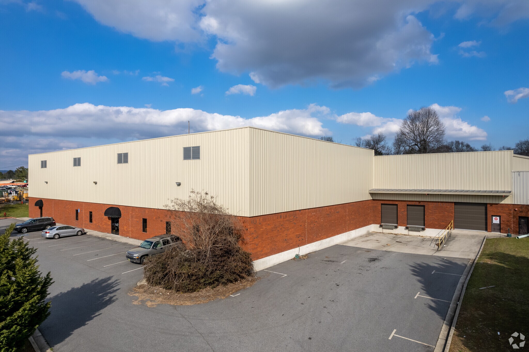 265 Castleberry Industrial Dr, Cumming, GA à louer Photo principale- Image 1 de 7