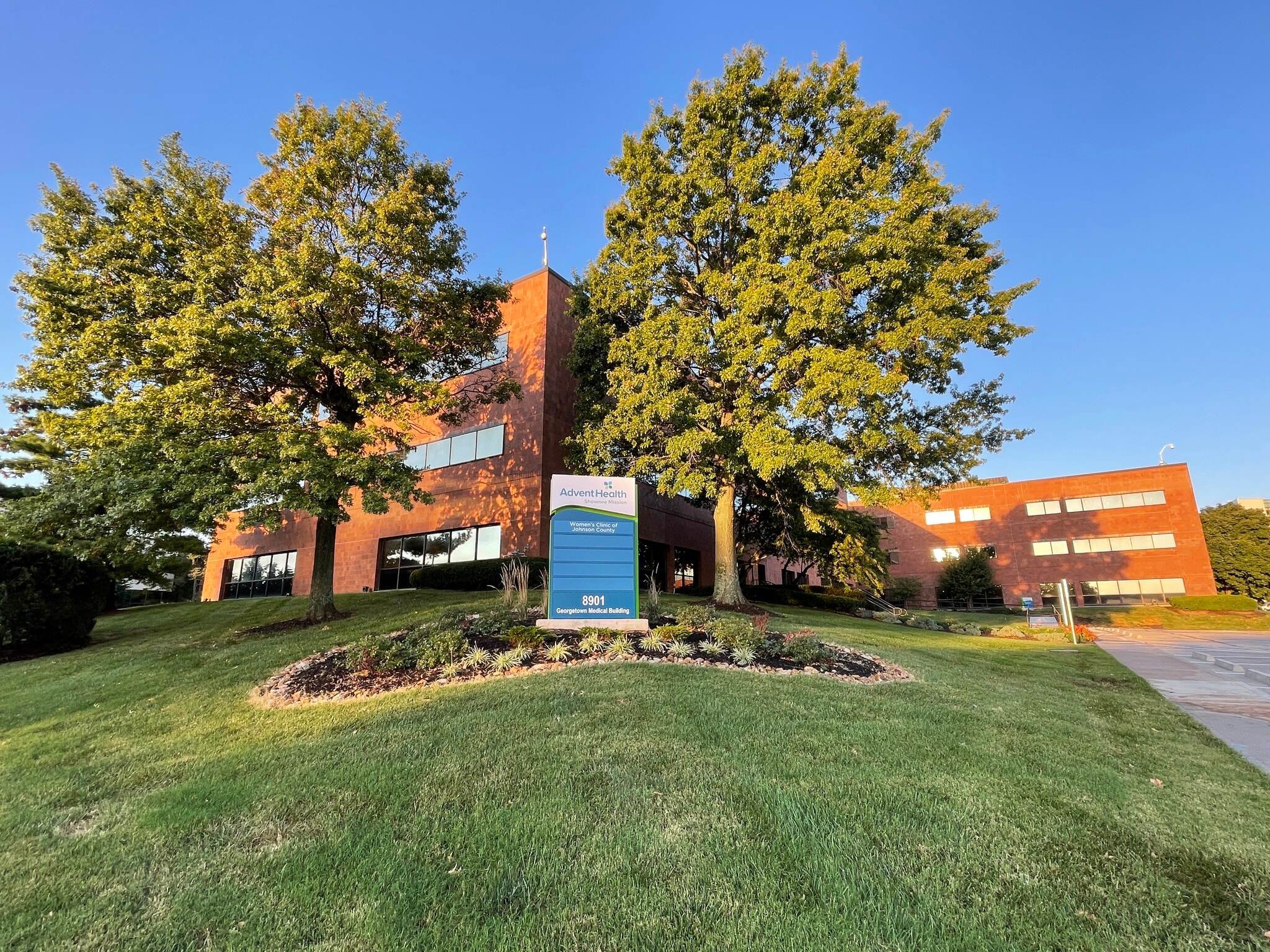 8901 W 74th St, Merriam, KS à louer Photo du bâtiment- Image 1 de 8