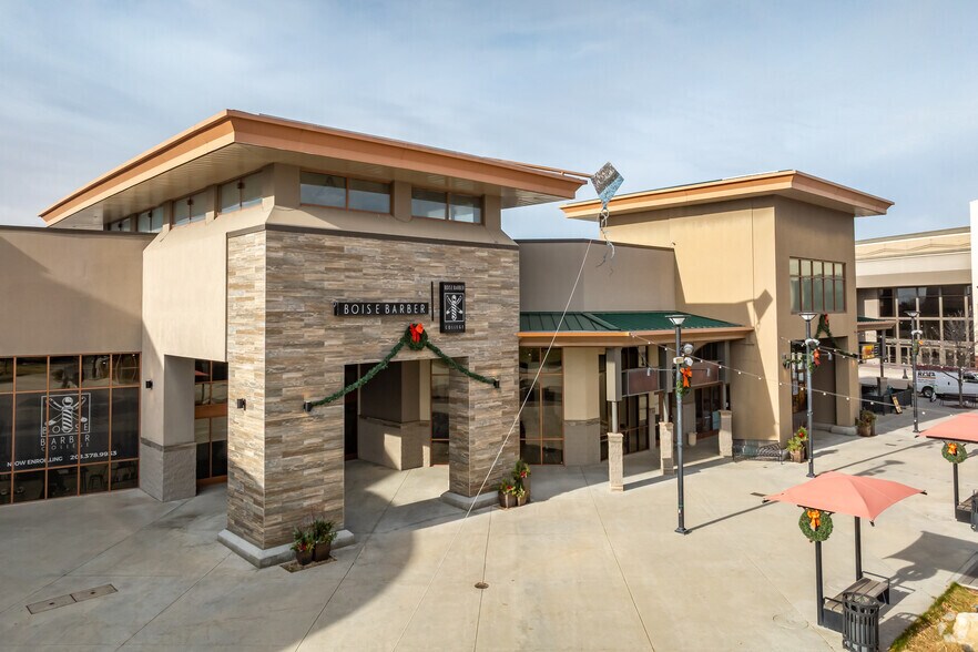 7709 W Overland Rd, Boise, ID à louer - Photo du bâtiment - Image 2 de 7