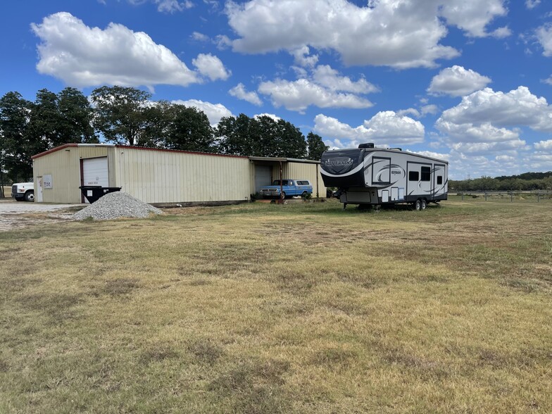 301 S Keller Rd, Mineral Wells, TX for sale - Primary Photo - Image 1 of 7