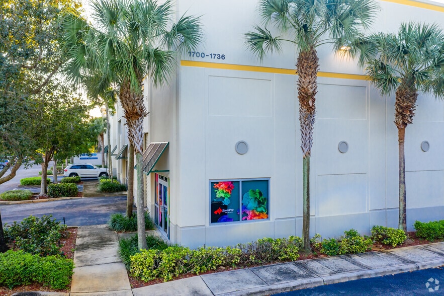 1700-1778 N Commerce Pky, Weston, FL for lease - Building Photo - Image 3 of 6