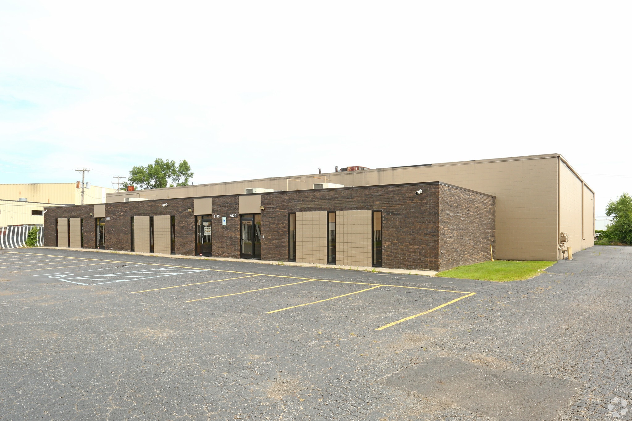 9115-9123 General Ct, Plymouth, MI for lease Primary Photo- Image 1 of 8
