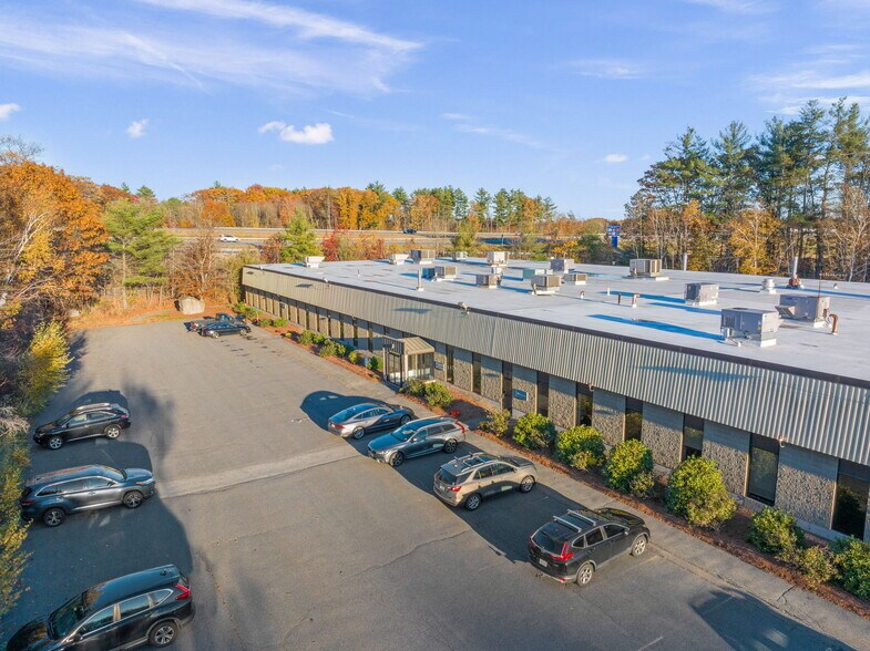 10 Manor Pky, Salem, NH à vendre - Photo du bâtiment - Image 3 de 10