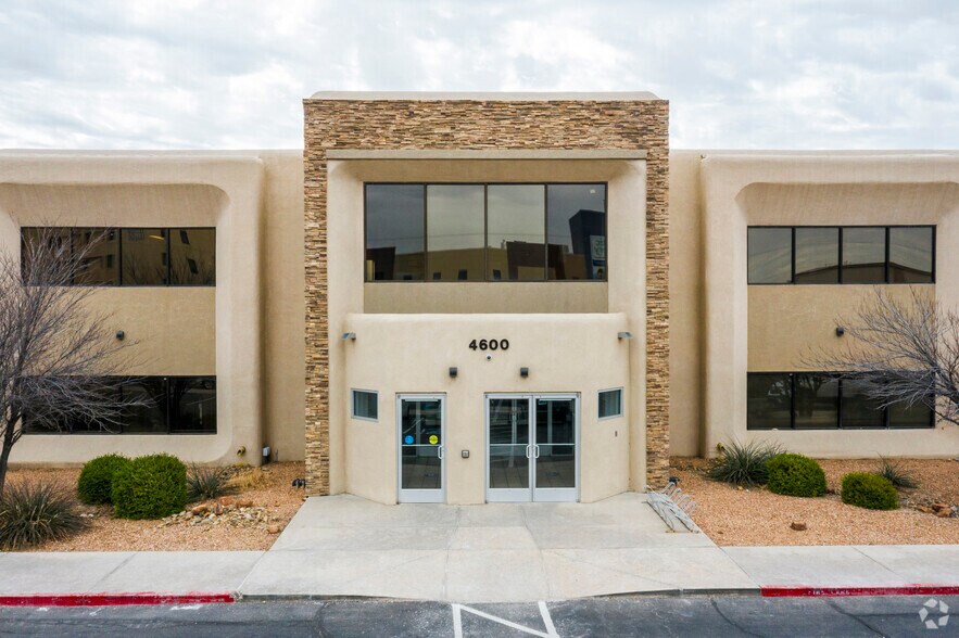 4600 Montgomery Blvd NE, Albuquerque, NM à louer - Photo du bâtiment - Image 3 de 7