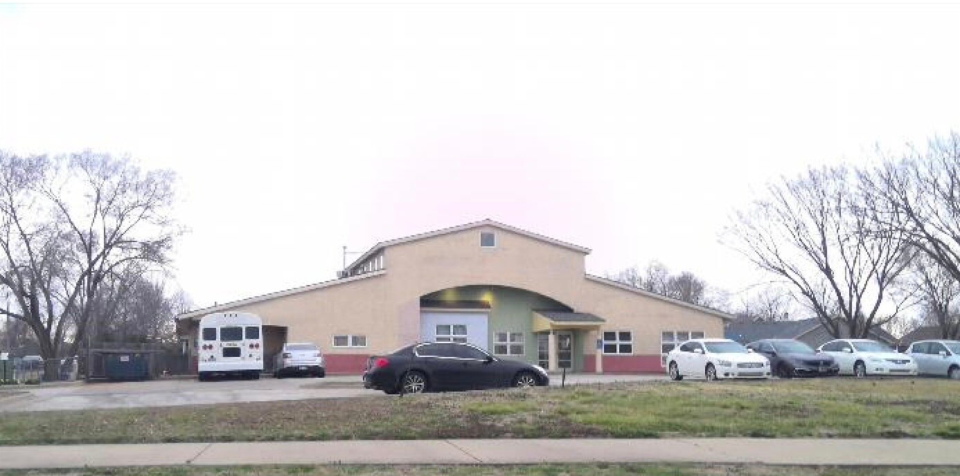 4640 W 27th St, Lawrence, KS à vendre Photo principale- Image 1 de 3