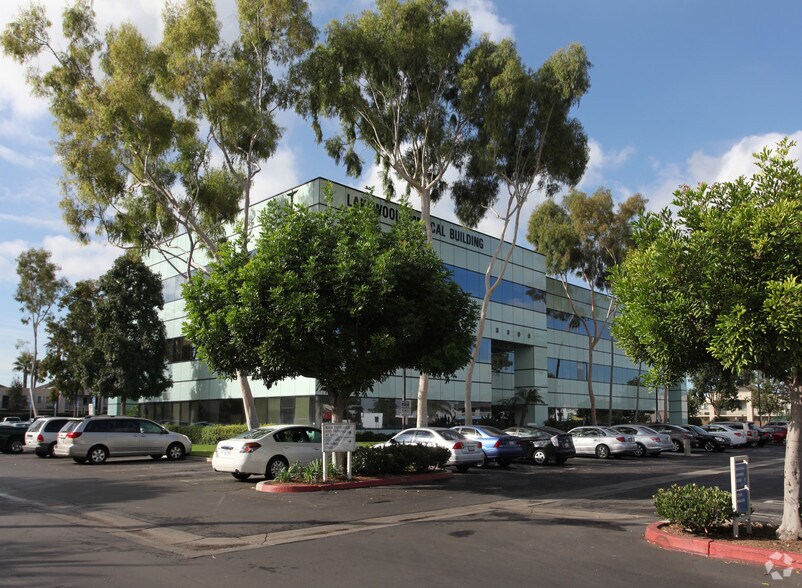 3300 E South St, Lakewood, CA à louer - Photo du bâtiment - Image 2 de 4