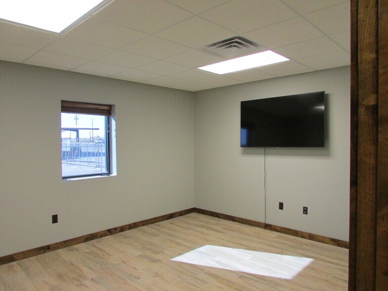 4015 S County Road 1210, Midland, TX à vendre - Photo du bâtiment - Image 2 de 16