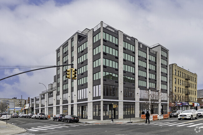 Plus de détails pour 790 Allerton Ave, Bronx, NY - Bureau, Local d'activités à louer