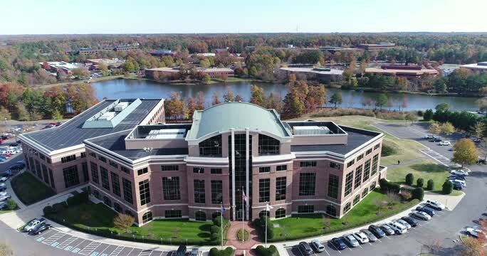 4931 Lake Brook Dr, Glen Allen, VA à louer - Vidéo sur l’inscription commerciale - Image 2 de 8