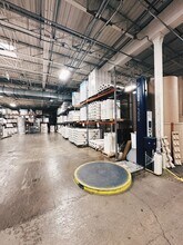 3003 Pacific St, Minneapolis, MN à louer Photo du bâtiment- Image 1 de 3