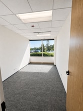 1 Overlook Pt, Lincolnshire, IL for lease Interior Photo- Image 2 of 3