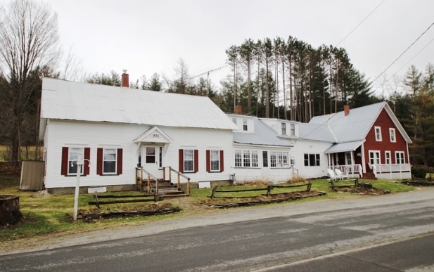 1037 S Craftsbury Rd, Craftsbury, VT for sale - Primary Photo - Image 1 of 1