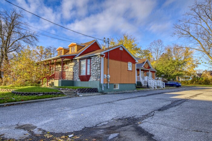 830-834 Montée Masson, Terrebonne, QC for sale Primary Photo- Image 1 of 1