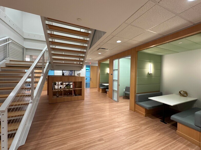 2500 Regency Pkwy, Cary, NC à louer - Photo intérieure - Image 2 de 12