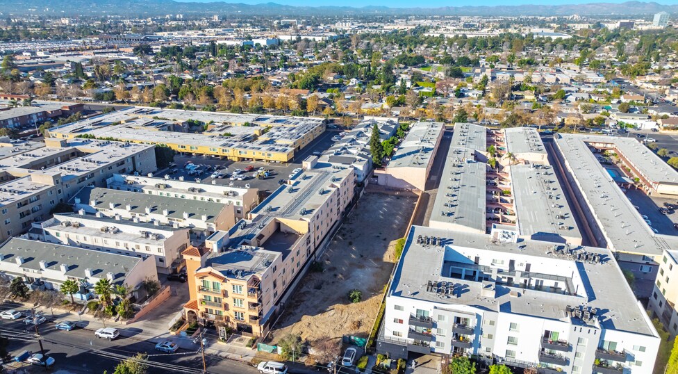 7911 Ventura Canyon Ave, Panorama City, CA à vendre - Aérien - Image 2 de 14