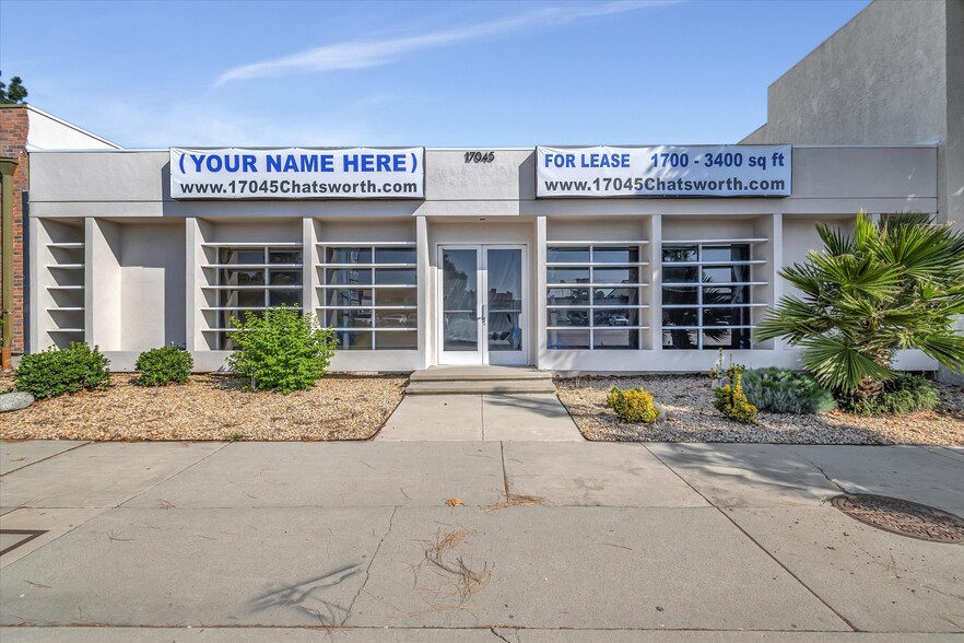 17045 Chatsworth St, Granada Hills, CA for lease - Building Photo - Image 2 of 4