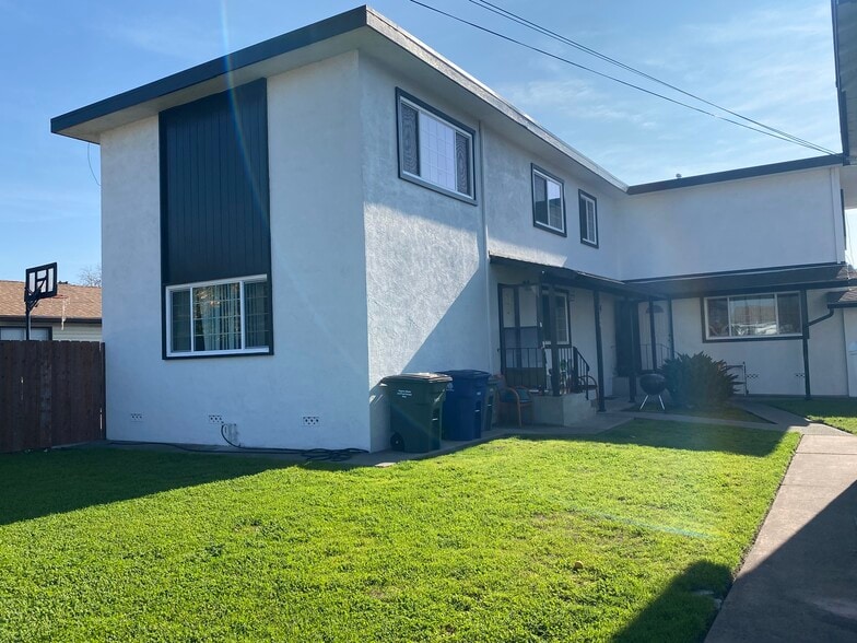 2484 Marina Blvd, San Leandro, CA à vendre - Photo du bâtiment - Image 2 de 11