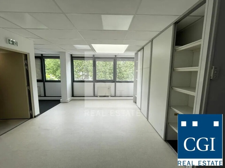 Office in Échirolles for lease - Building Photo - Image 3 of 4