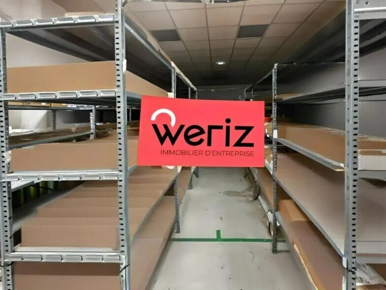 Flex in Marseille for lease - Interior Photo - Image 3 of 9