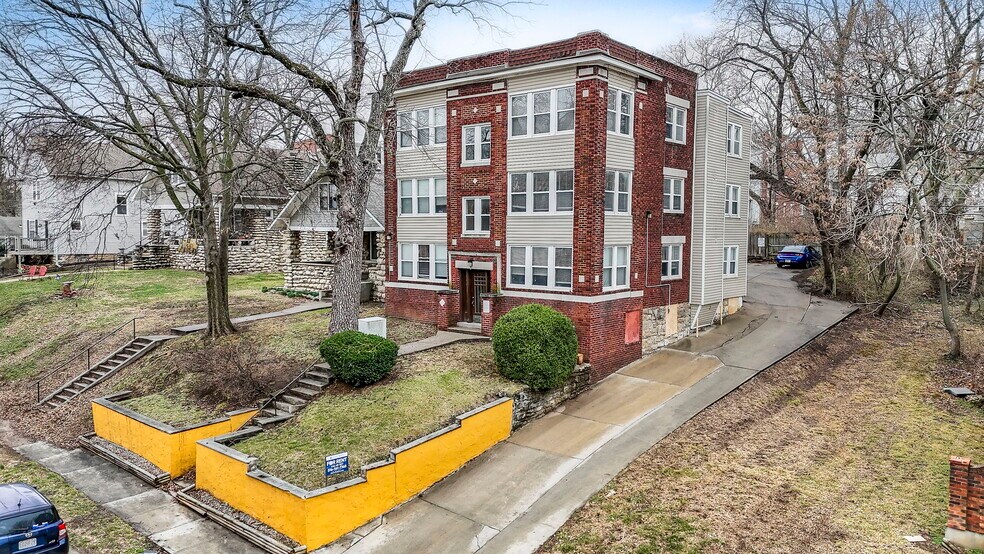 4226-4228 Locust St, Kansas City, MO à vendre - Photo du bâtiment - Image 3 de 34