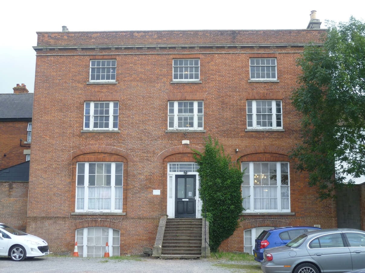 24 Warminster Rd, Westbury for lease Primary Photo- Image 1 of 10