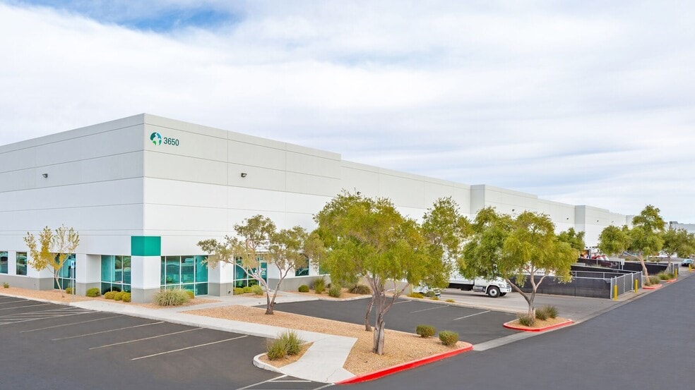 3585 E Patrick Ln, Las Vegas, NV for lease - Building Photo - Image 2 of 4