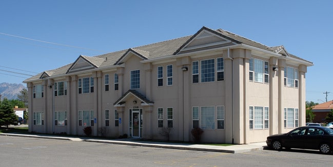 Plus de détails pour 2708-2722 S Redwood Rd, Salt Lake City, UT - Bureau à vendre