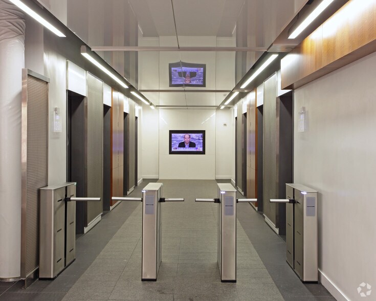 747 Third Ave, New York, NY à louer - Hall d’entrée - Image 3 de 27