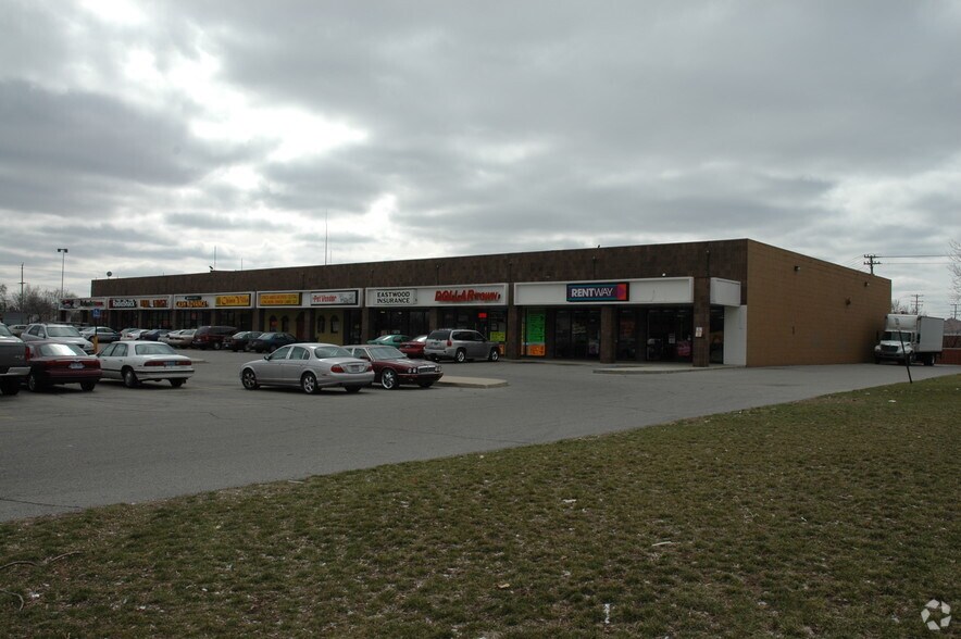 25005-25029 Van Dyke Ave, Center Line, MI à louer - Photo du bâtiment - Image 2 de 33