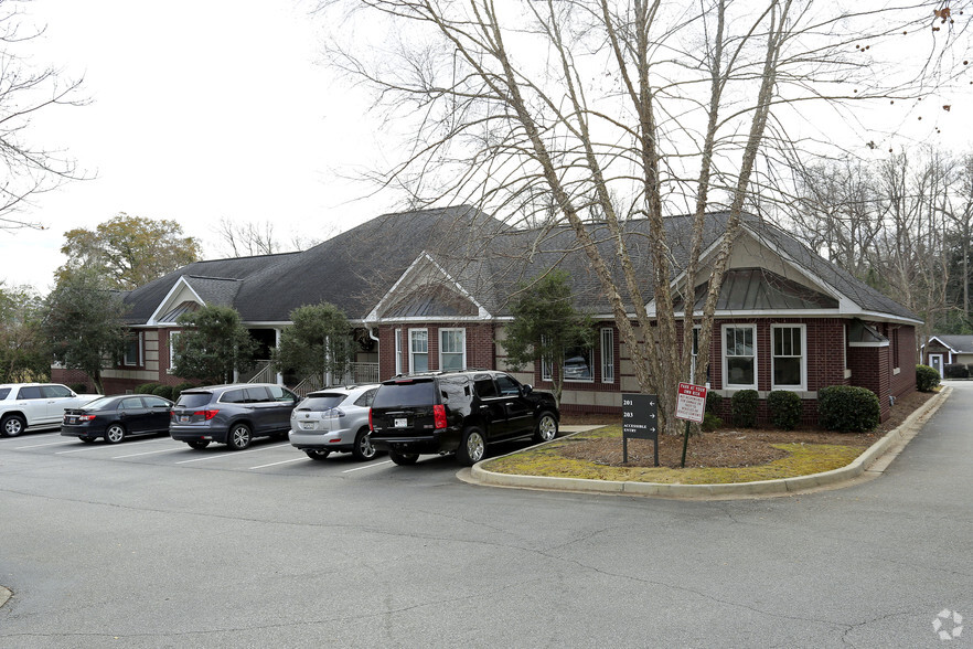 201 W Main St, Lexington, SC for sale - Primary Photo - Image 1 of 1