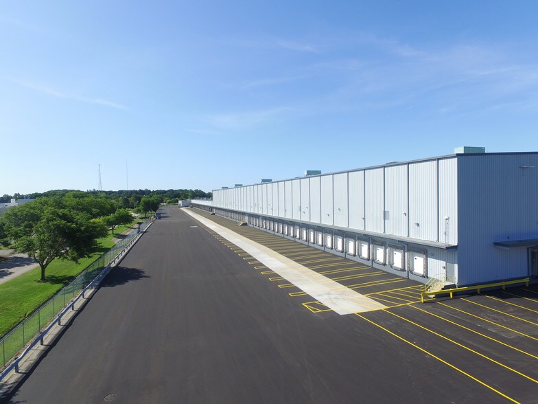 4650 Shepherd Trl, Rockford, IL à louer - Photo du bâtiment - Image 3 de 8