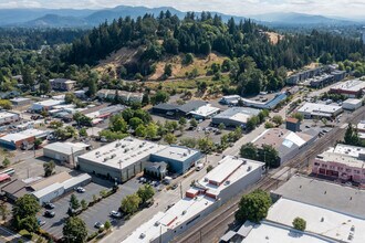 306 W Lawrence St, Eugene, OR - Aérien  Vue de la carte - Image1