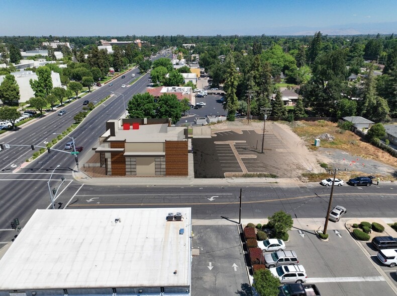 916-920 S Mooney Blvd, Visalia, CA for lease - Building Photo - Image 1 of 8