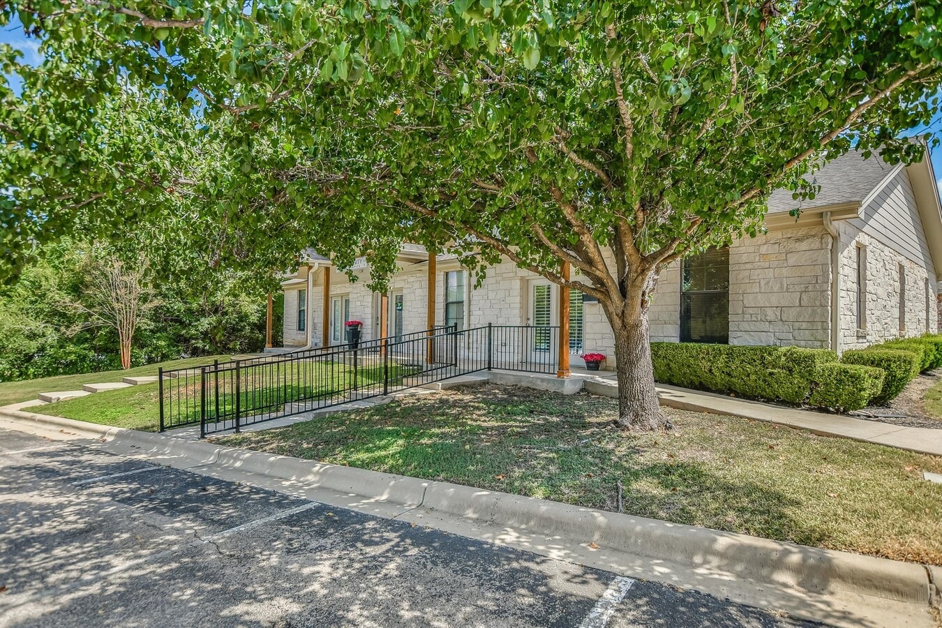 3000 Joe Dimaggio Blvd, Round Rock, TX 78665 - Unit 39 - - Interior Photo - Image 2 of 14