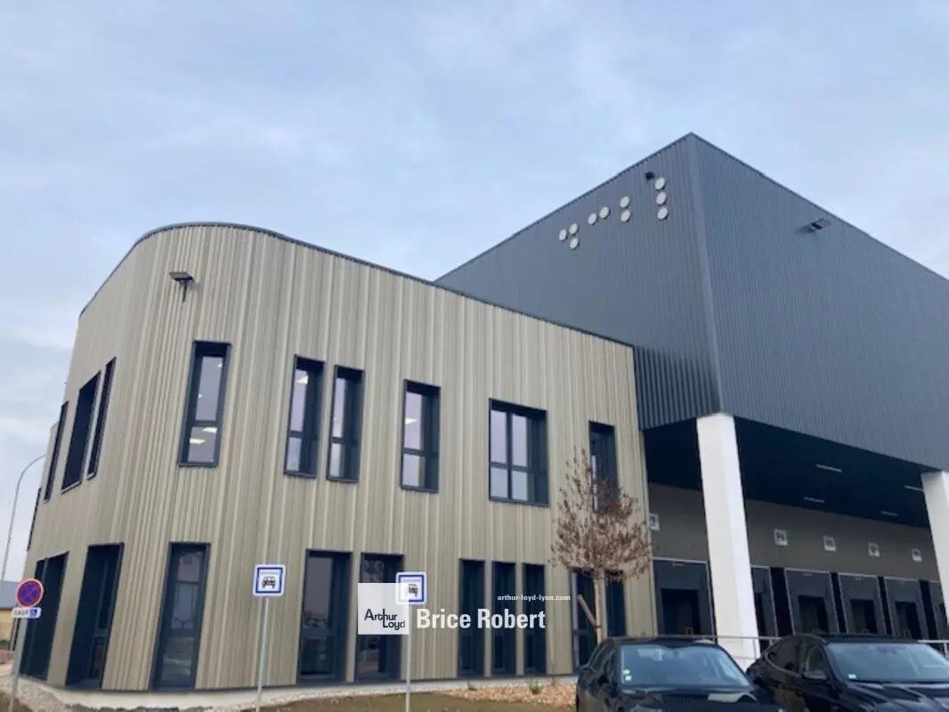 Office in Corbas for lease Building Photo- Image 1 of 11