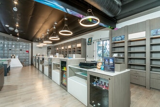 501 W Channel Islands Blvd, Port Hueneme, CA à louer Photo intérieure- Image 1 de 10