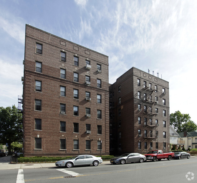 2005 Avenue L, Brooklyn, NY à vendre - Photo principale - Image 1 de 1