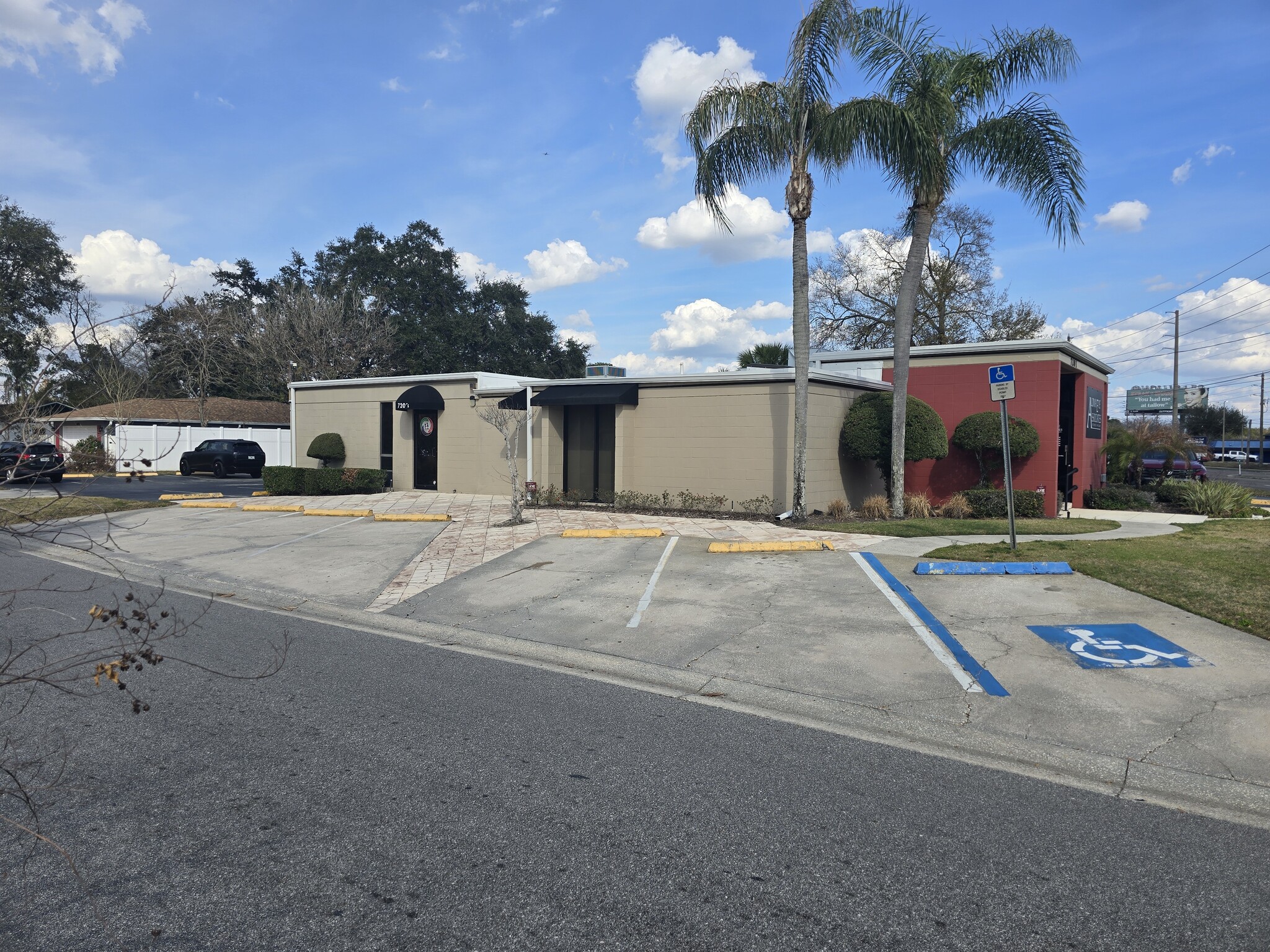 7201-7205 Aloma Ave, Winter Park, FL for lease Primary Photo- Image 1 of 14
