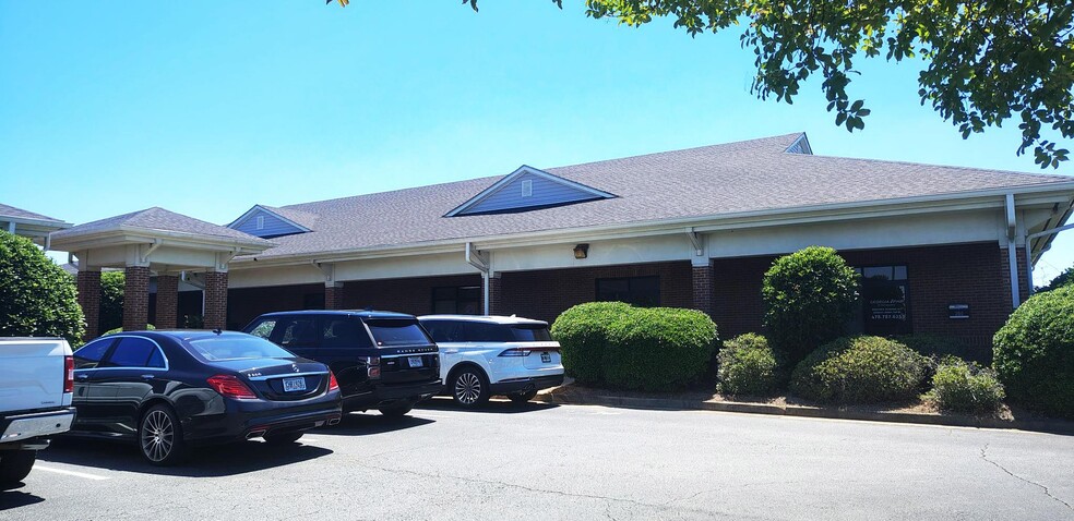 107-109 Osigian Blvd, Warner Robins, GA for lease - Building Photo - Image 2 of 6
