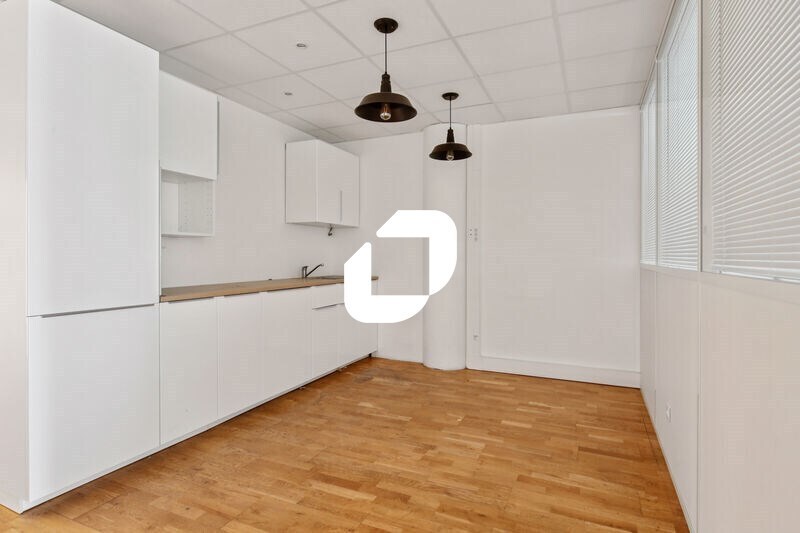 Office in Nanterre for sale - Interior Photo - Image 1 of 9