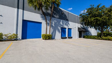 1919 NW 19th St, Fort Lauderdale, FL for lease Interior Photo- Image 2 of 8