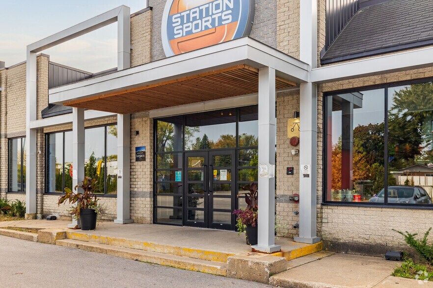 5773 Boul Taschereau, Brossard, QC à vendre - Photo du bâtiment - Image 3 de 9