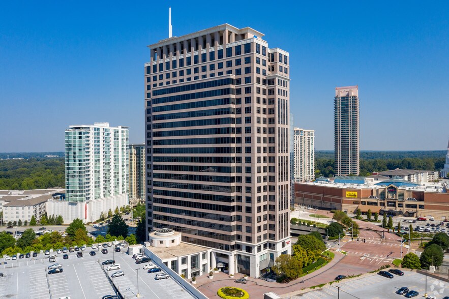 3424 Peachtree Rd NE, Atlanta, GA à louer - Photo du bâtiment - Image 3 de 22